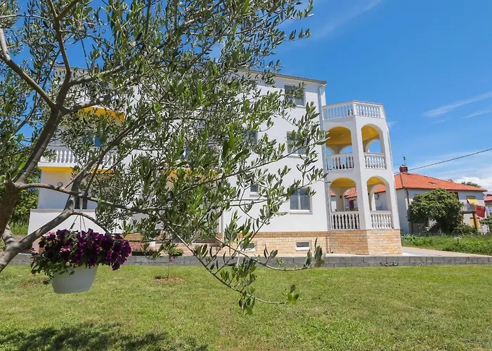 Apartment Masline